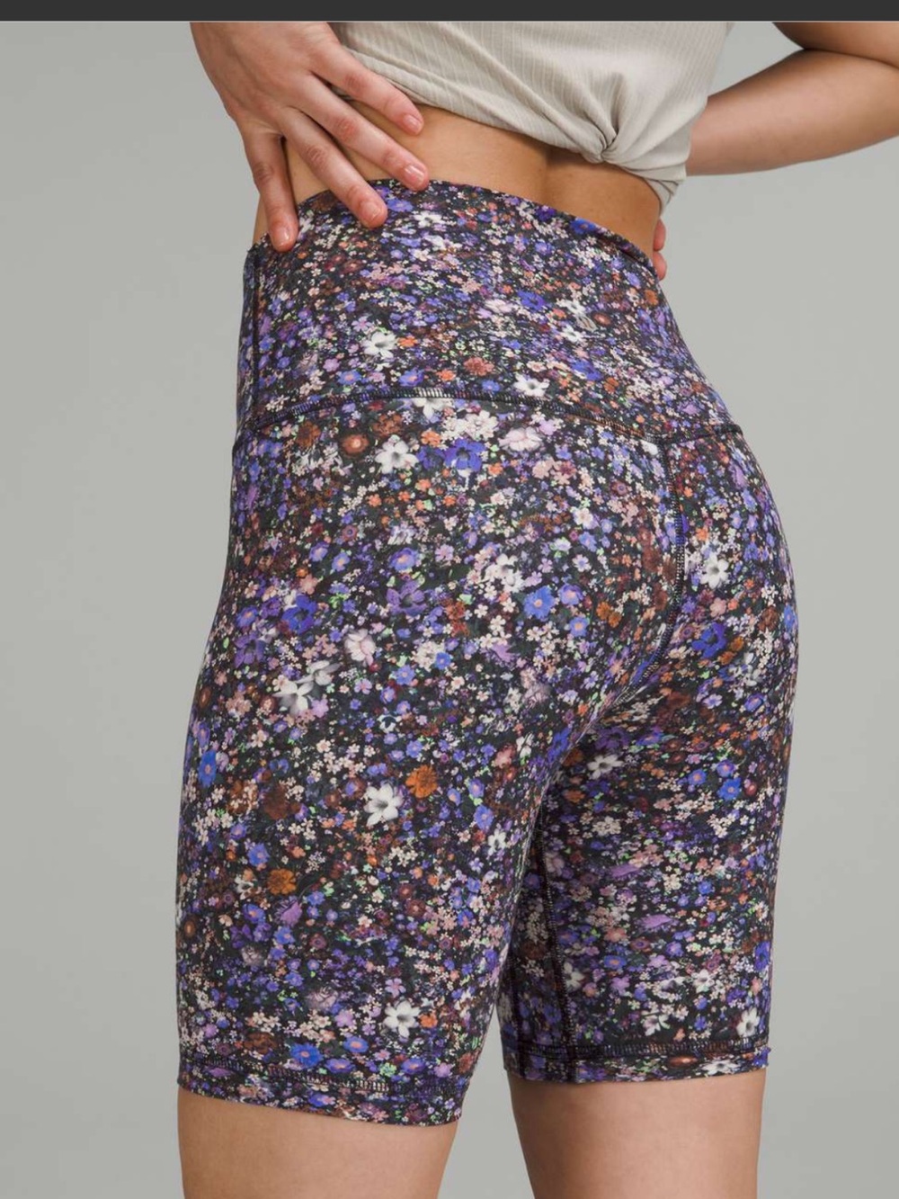 lululemon athletica Floral High-Rise align shorts 8” Purple Black Floral